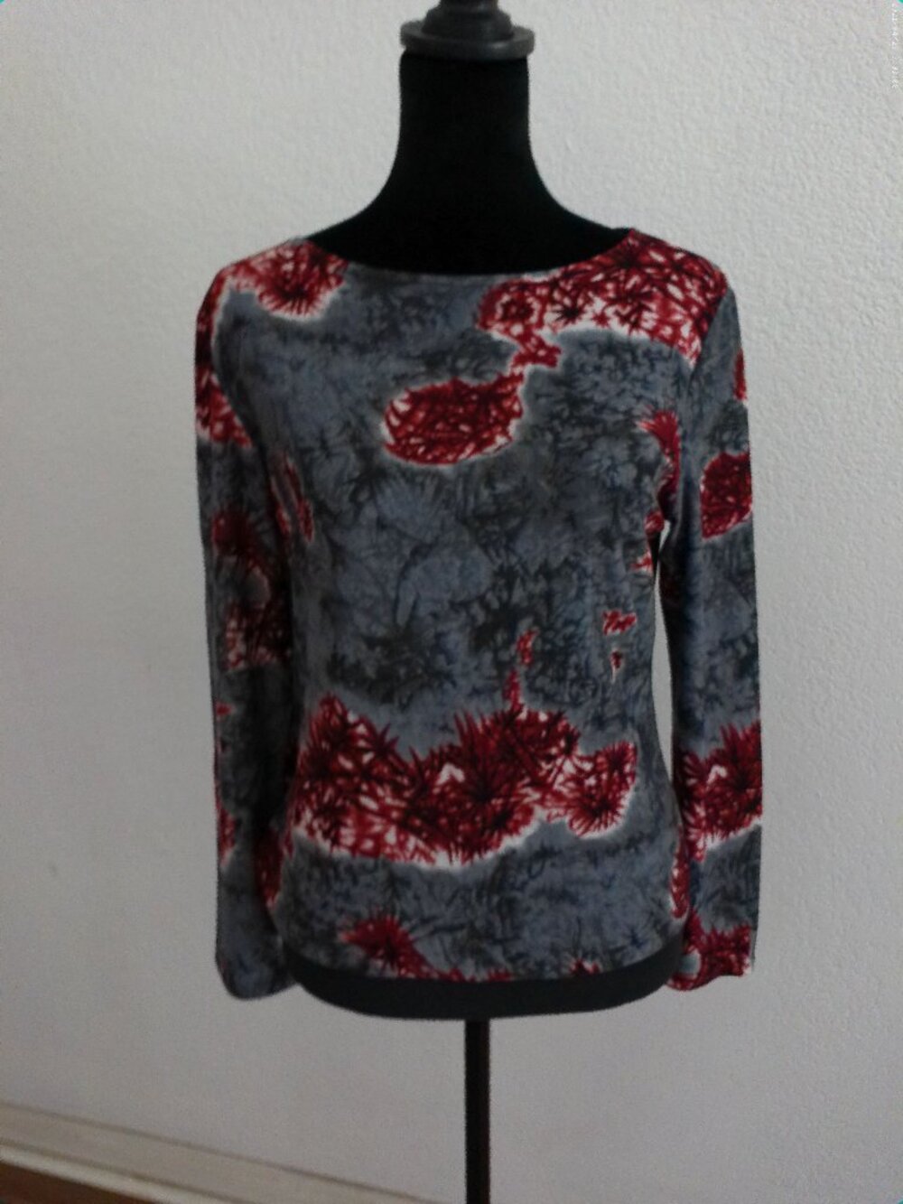 Bliss, Gray and red floral velvet long sleeve blouse,